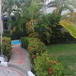 Hotel Miami, Melgar