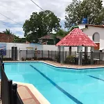 Casa comoda, bien ubicada en conjunto con piscina