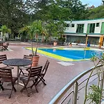 Hotel La Cascada Cristalina