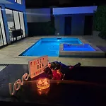 Fm Luxury Villa De Arquitectura Mediterranea Piscina Privada Y Cine