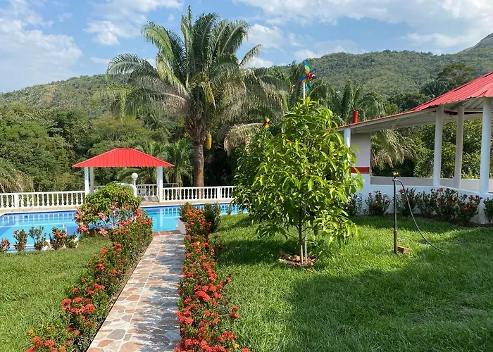 Villa Alexa. Rodeada de naturaleza y aguas puras.