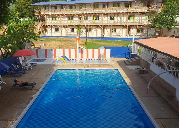 Hotel Santa Marta Melgar