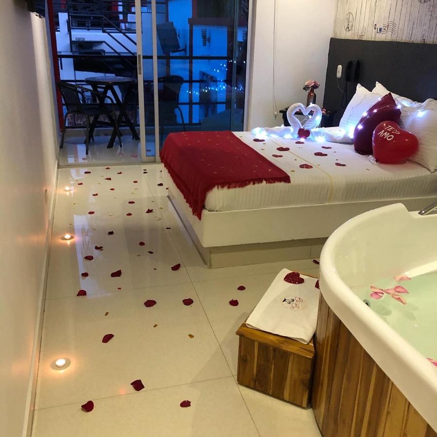 Bora Bora Solo Adultos Hotel Melgar