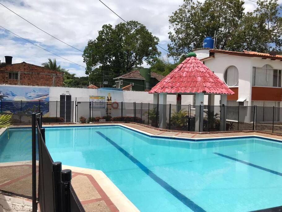 Сasa de vacaciones Casa Comoda, Bien Ubicada En Conjunto Con Piscina