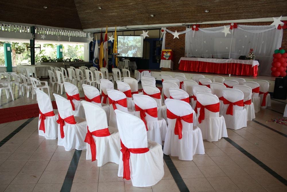 Guadaira Hotel 3*