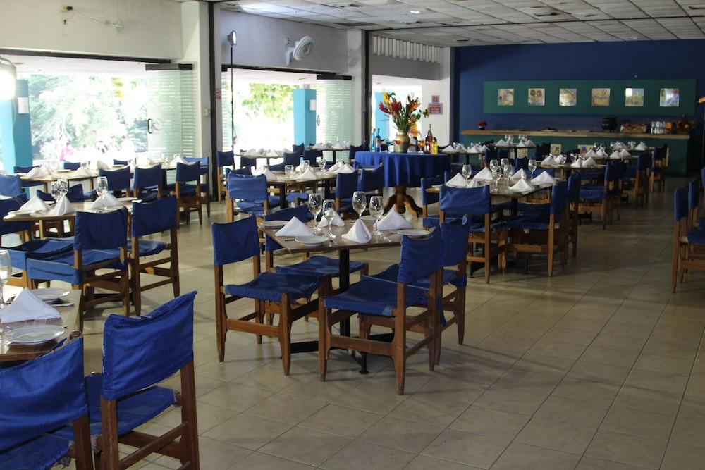 Hotel Guadaira 3*