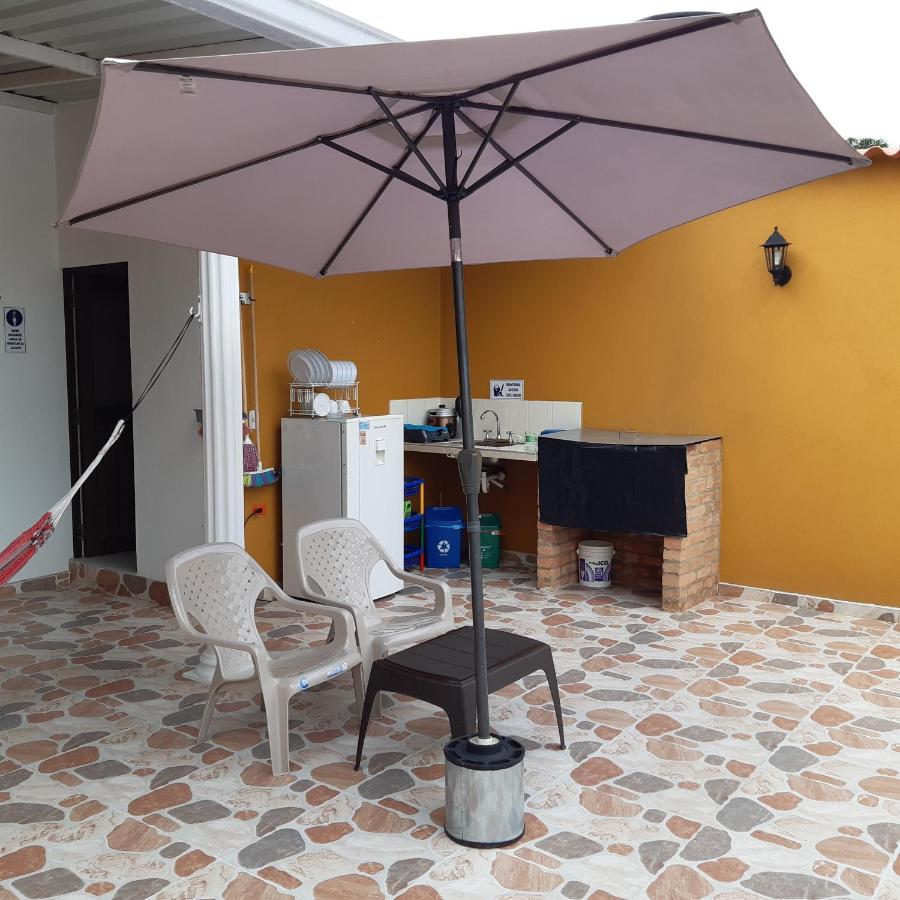 Pensión Aparta Estudio Familiar En Terraza