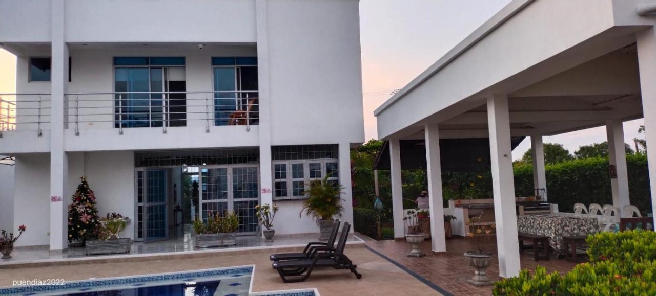 Casa Quinta Flower Сasa de vacaciones Melgar