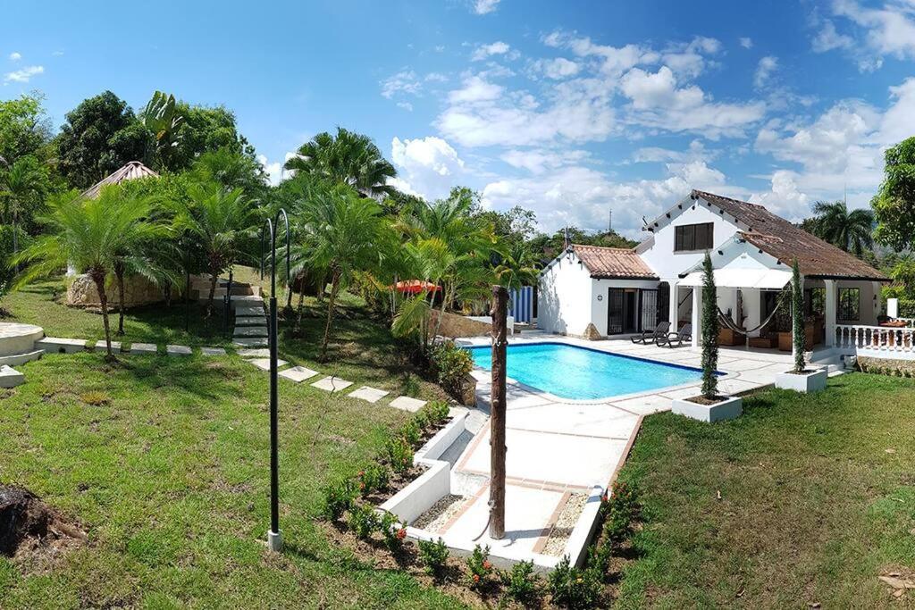 Un Paraiso Disfrutar Y Compartir Cerca De Bogota Villa