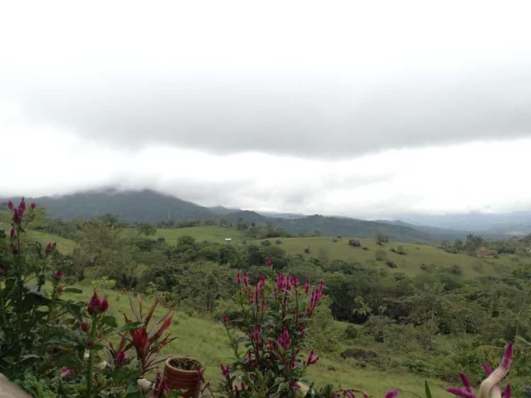 Finca Mirador La Roca Campo de lujo Melgar