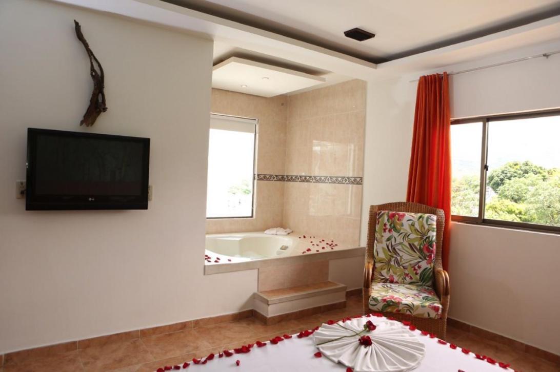 Anamichu 3* Melgar