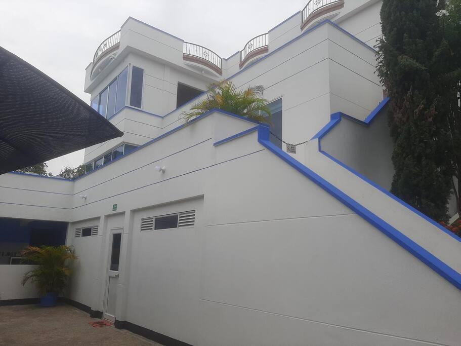 Casa Quinta Familiar Castillo 2020 *