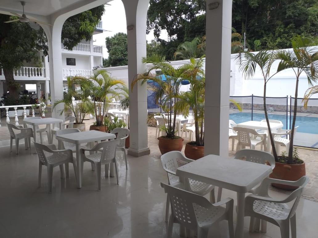 Acuario * Melgar
