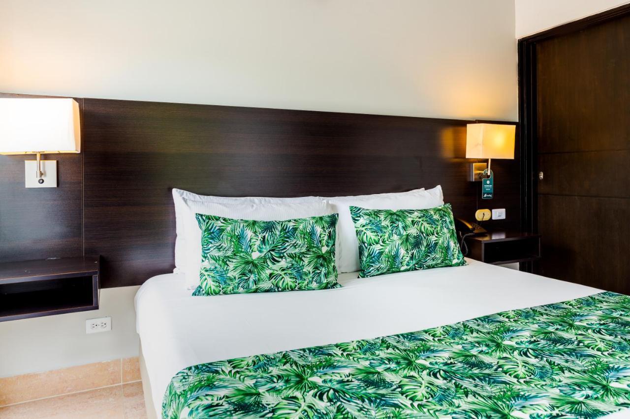 Hotel Manantial