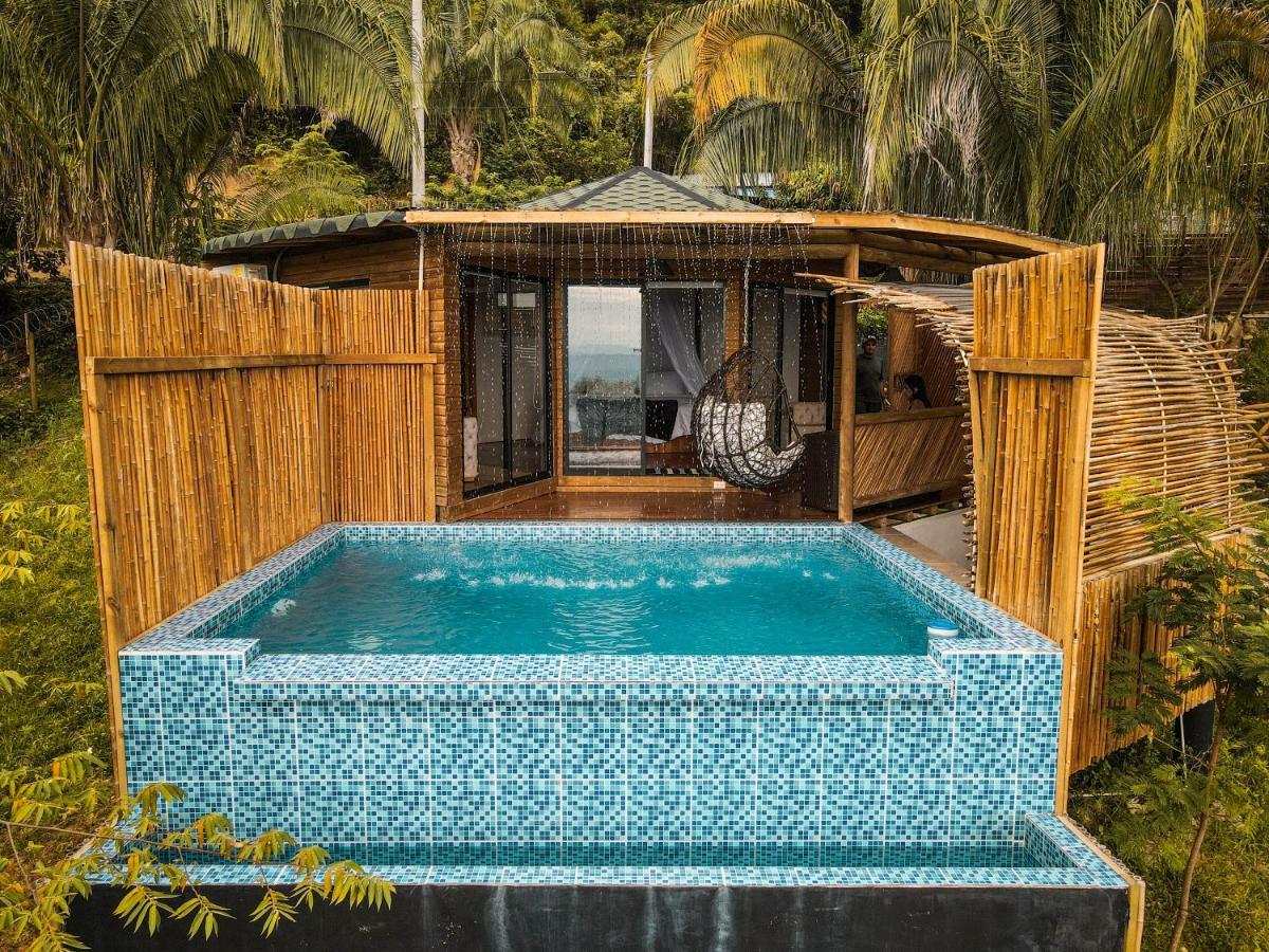 Kairos Deluxe Resort *