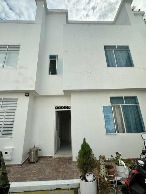 Linda Casa En Condominio En Comodo Melgar