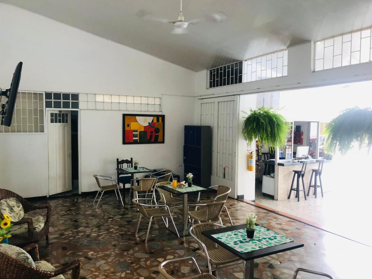 Maceo Hotel Melgar