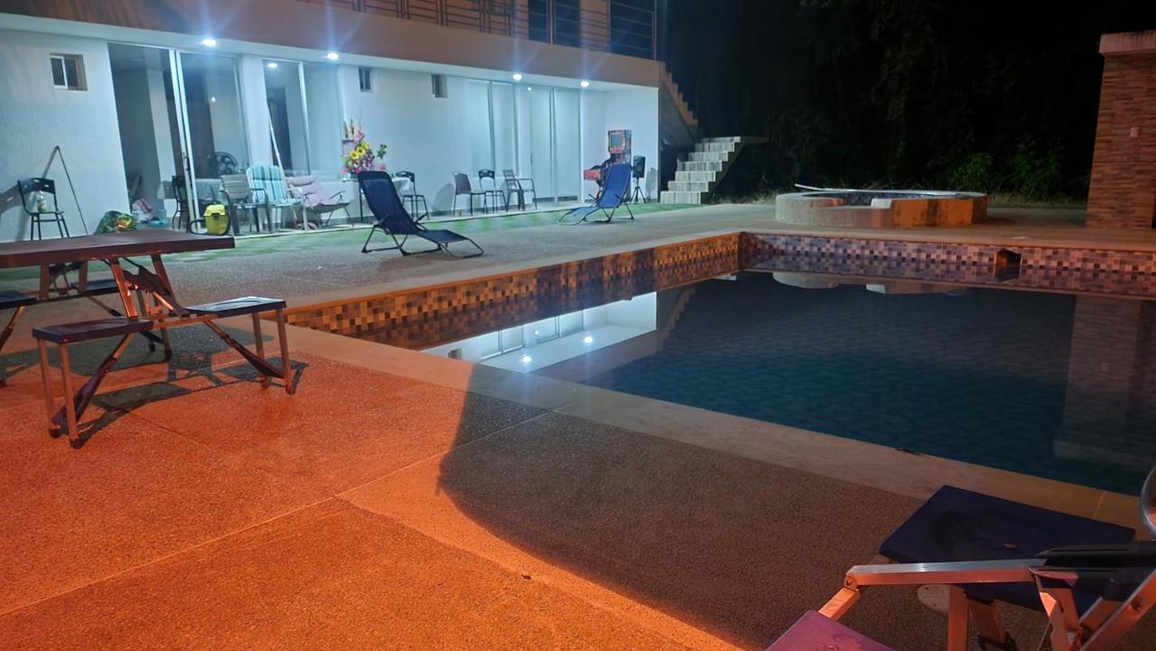 Canela Campestre Con Parqueo, Piscina Y Jacuzzi! Melgar