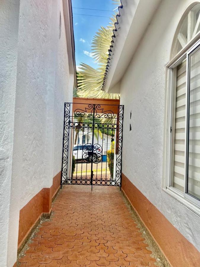 Casa En Condominio La Hacienda Con Piscina Melgar