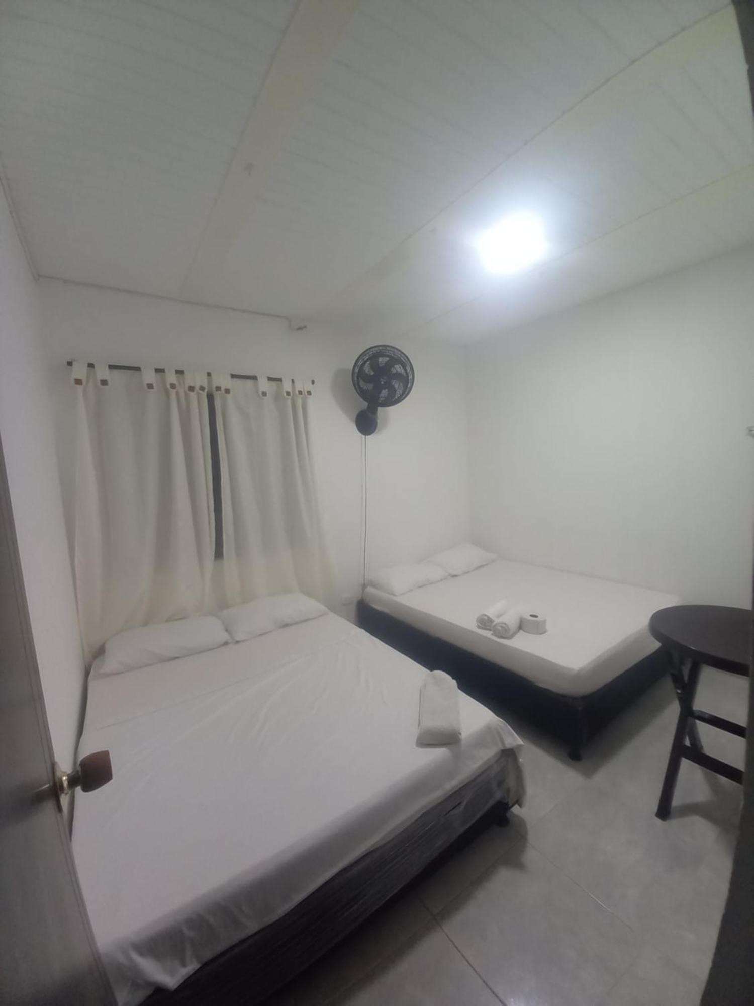 101 Santys House Amoblado 6 Personas * Melgar