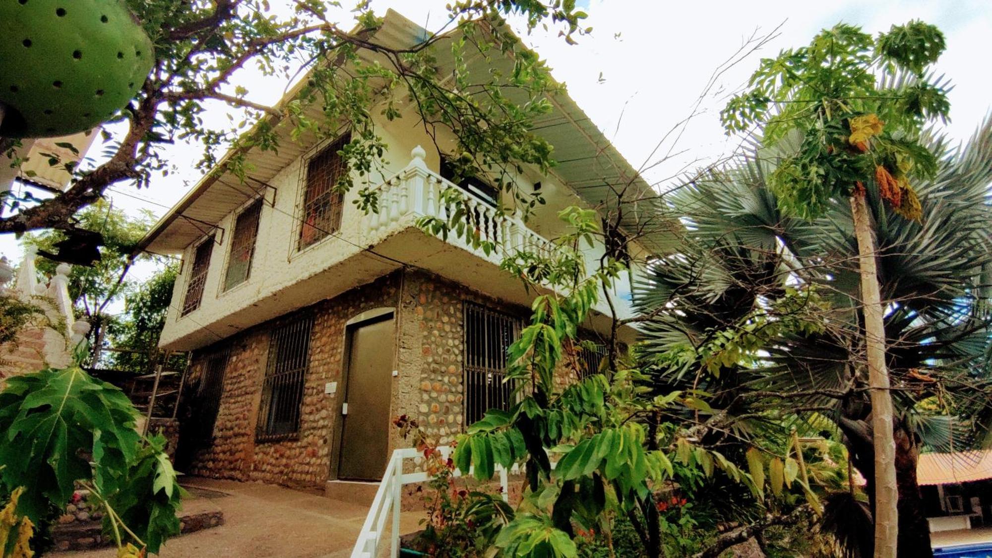 Magaly, 3 Casas Familiares En Medio De La Naturaleza * Melgar