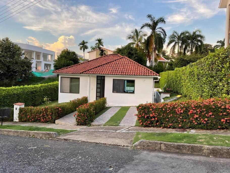 Сasa de vacaciones Acogedora Casa De Descanso Con Piscina Privada Melgar