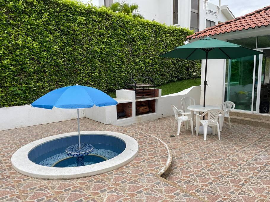 Acogedora Casa De Descanso Con Piscina Privada Сasa de vacaciones