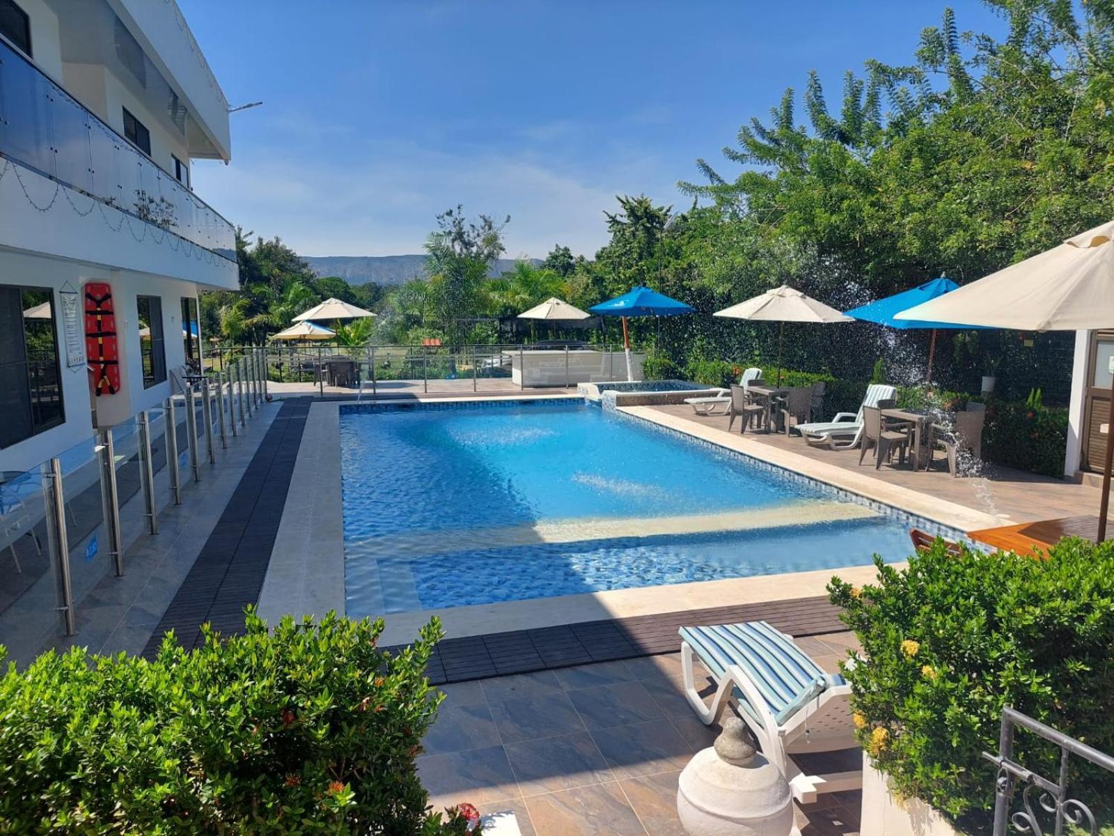 Natural View Apartahotel *