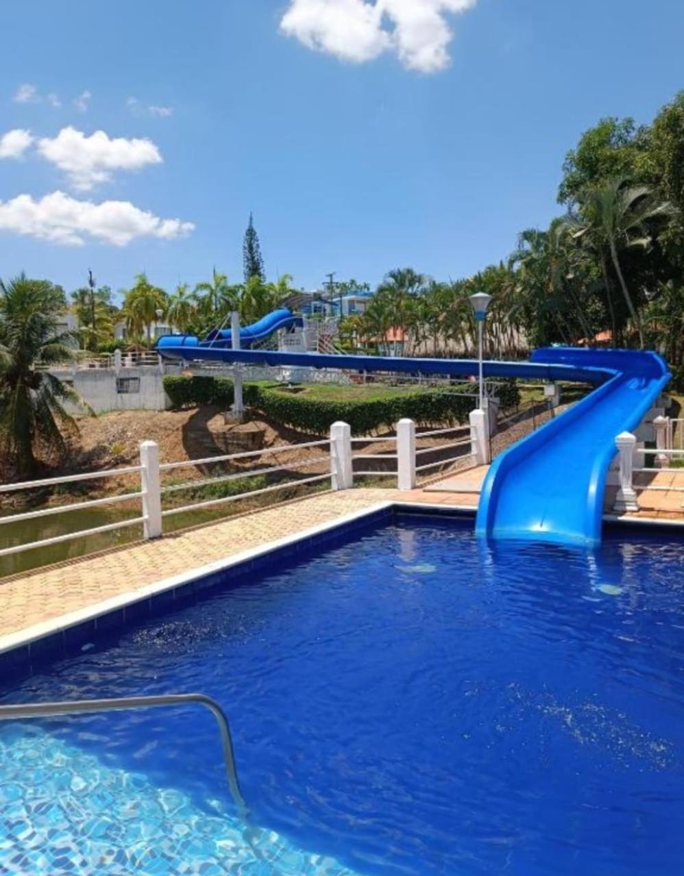 Melgar, Florez Apartamento