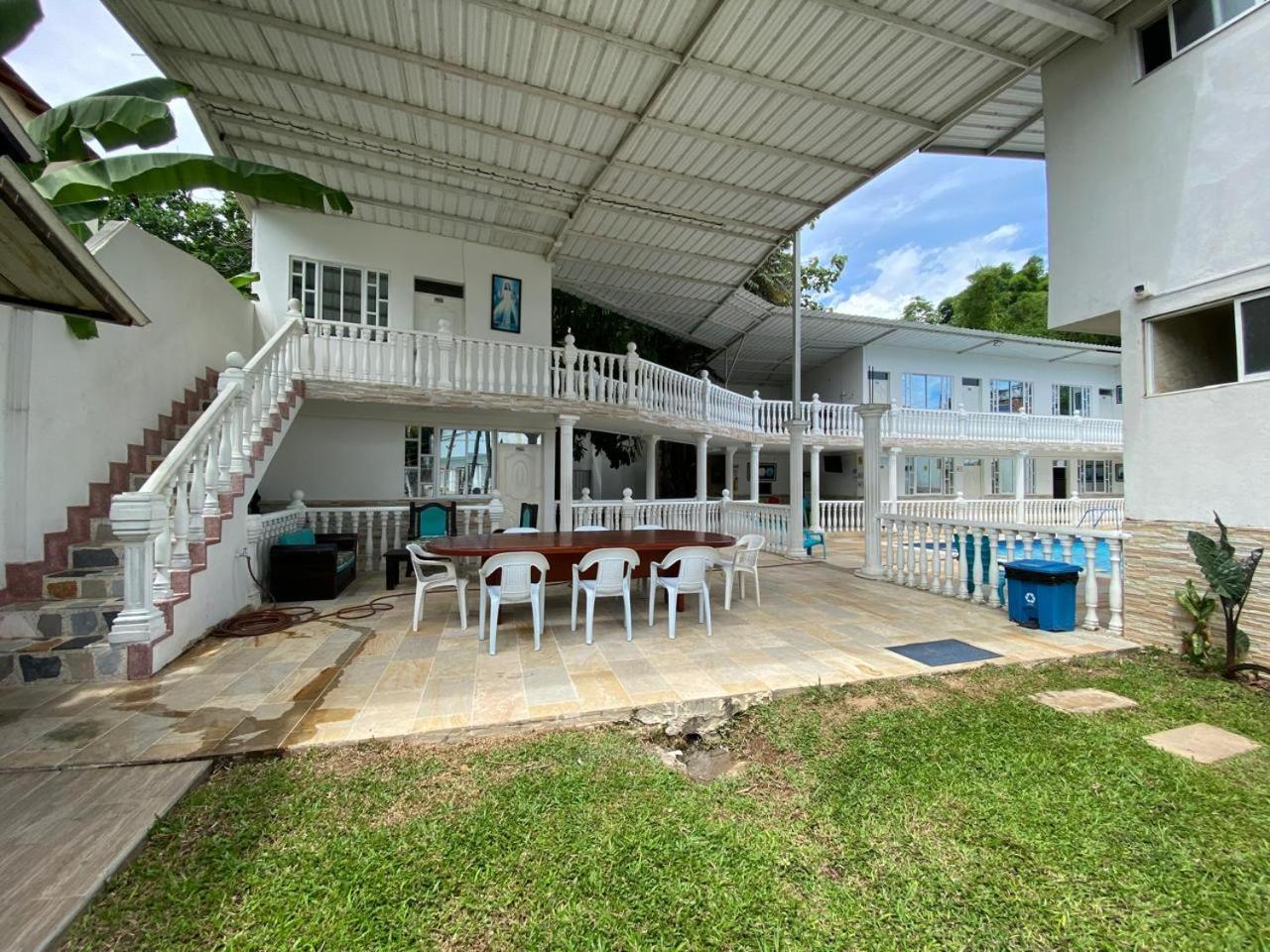Palmitas Sintrasalud Hotel