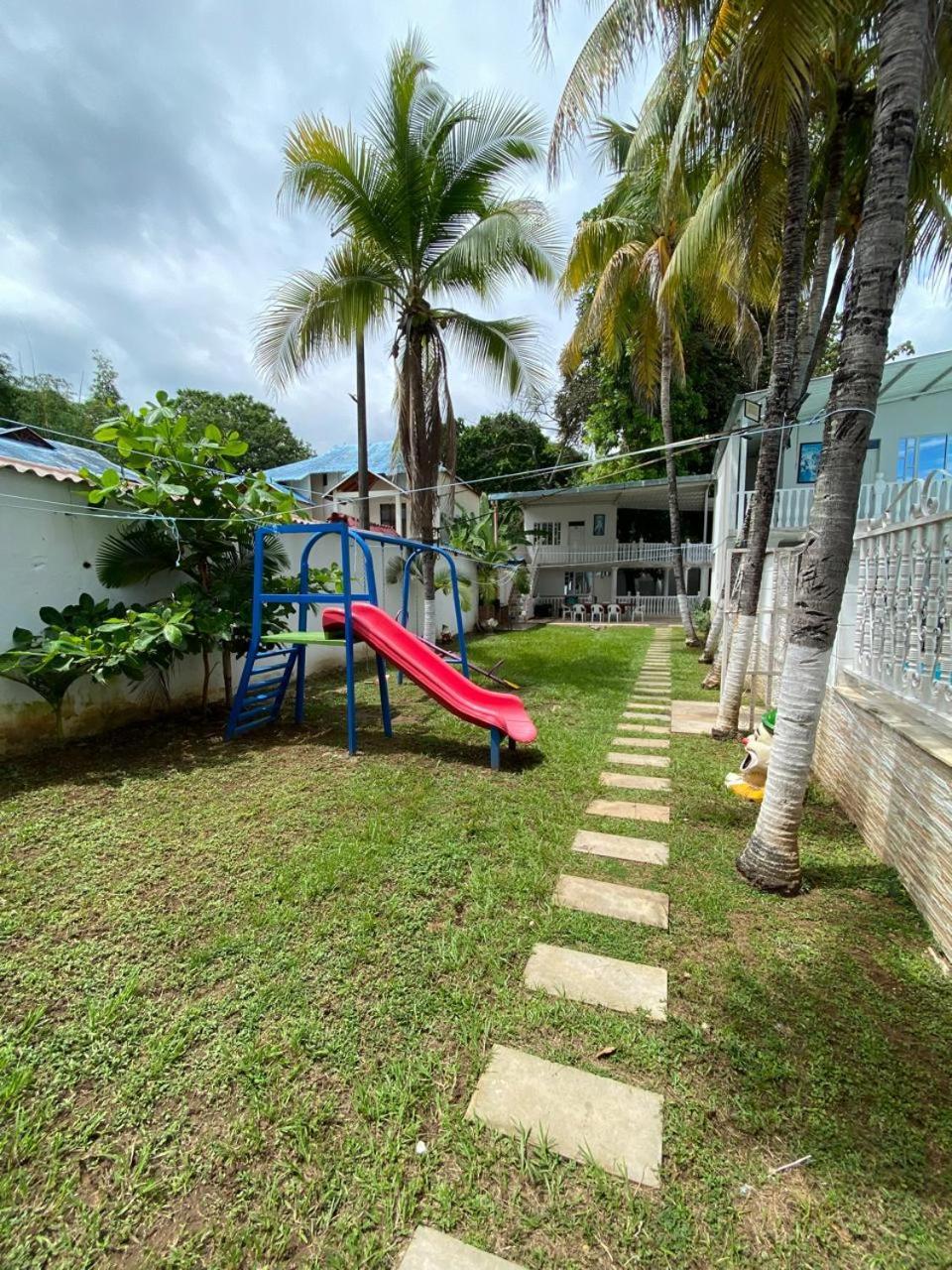 Palmitas Sintrasalud Hotel Melgar