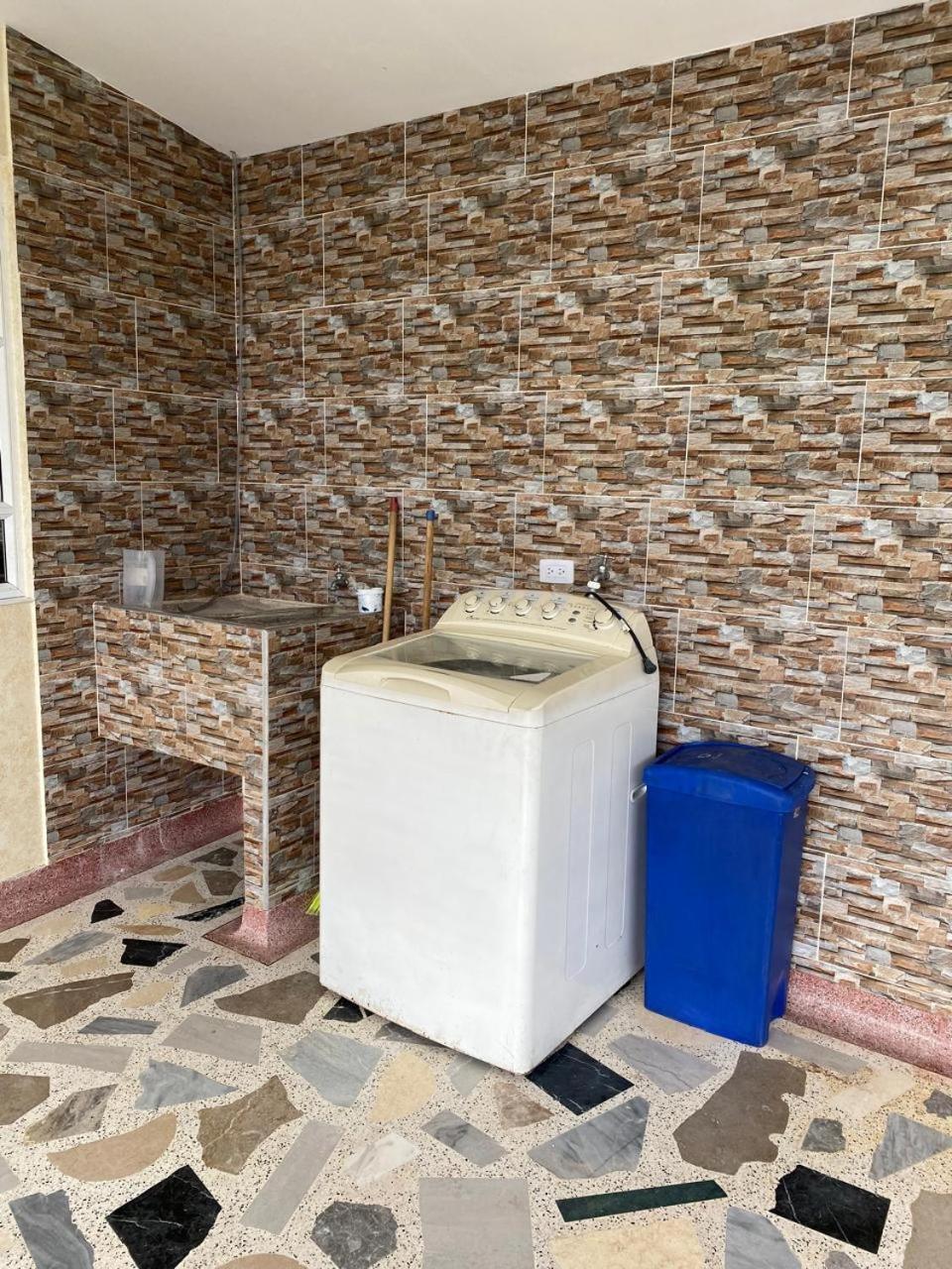 Palmitas Sintrasalud Hotel Melgar