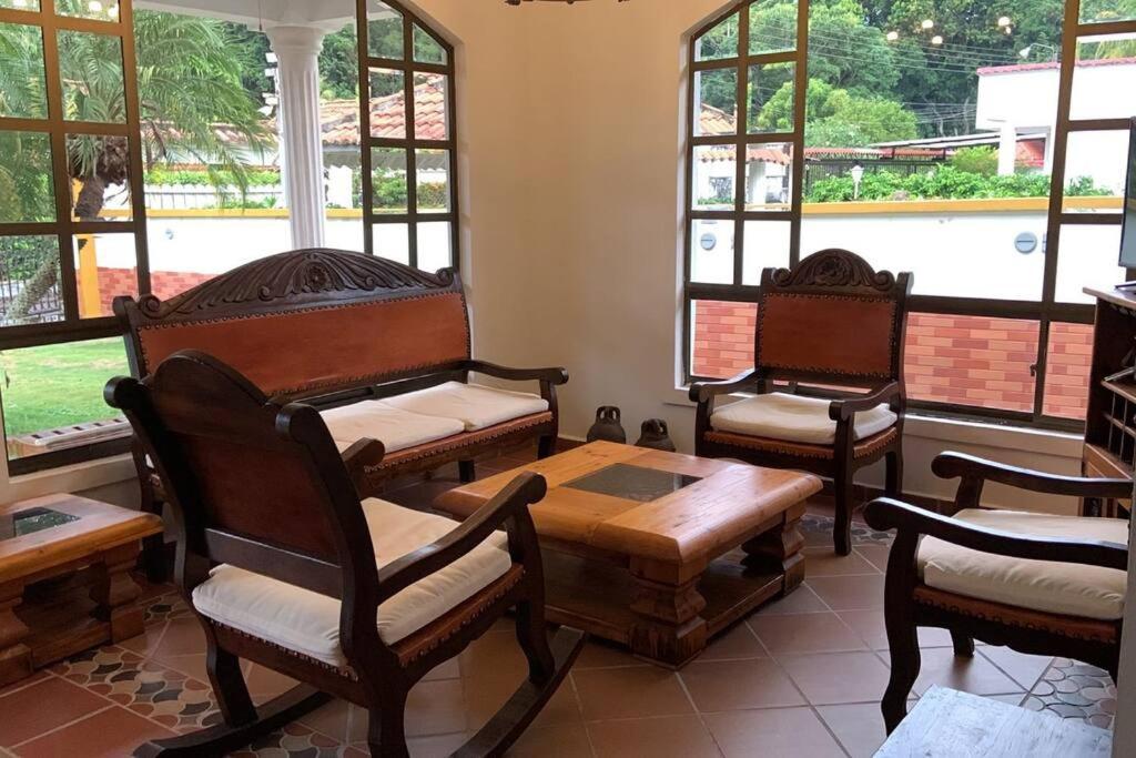 Casa Quinta Con Piscina Privada - Luxury Villa Melgar