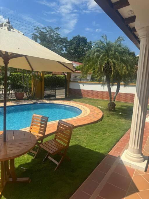 Casa Quinta Con Piscina Privada - Luxury Villa Melgar