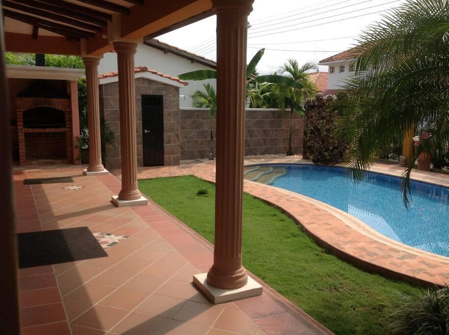 Villa Casa Quinta Con Piscina Privada - Luxury *