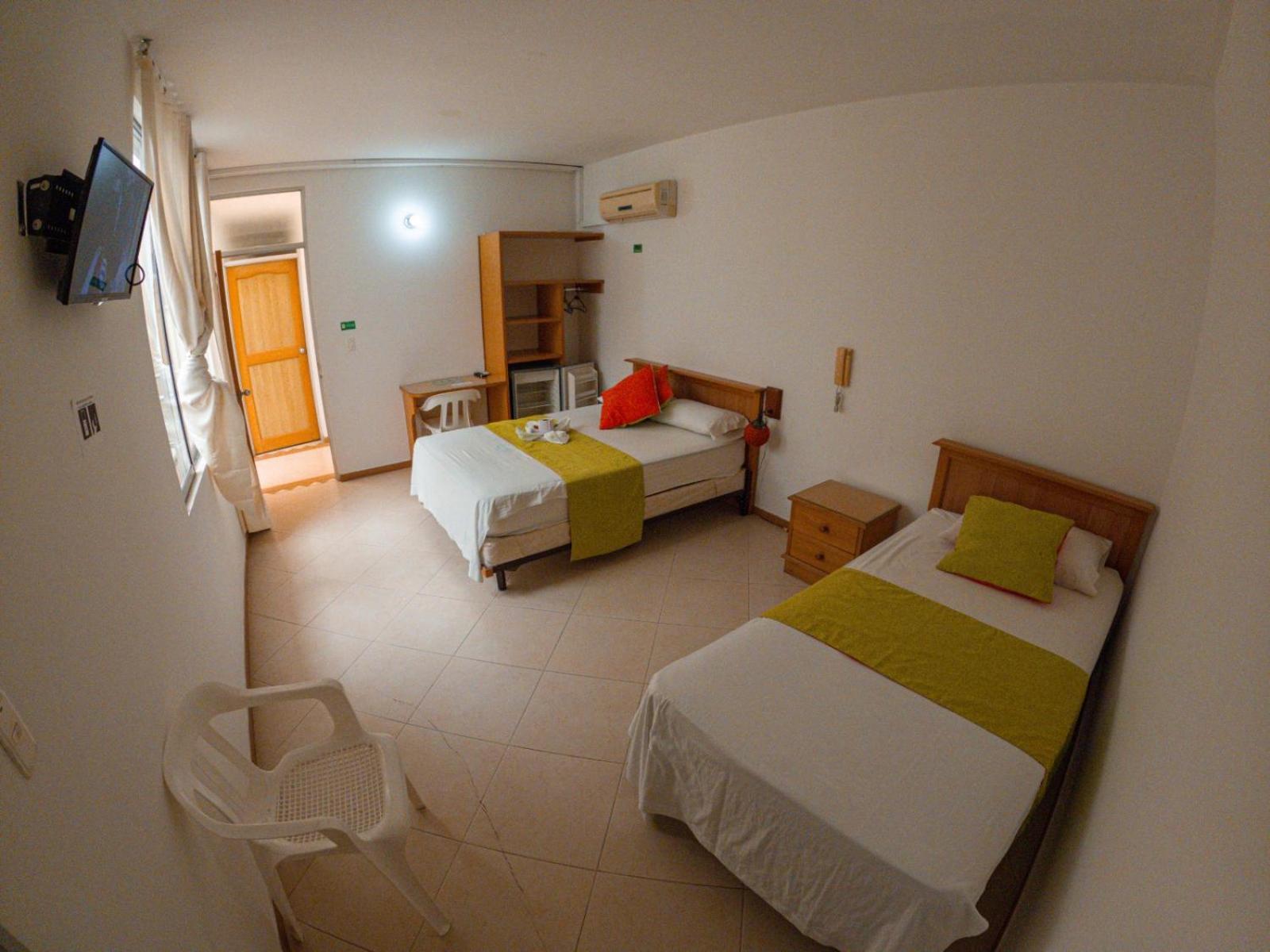 Hotel Leones Melgar