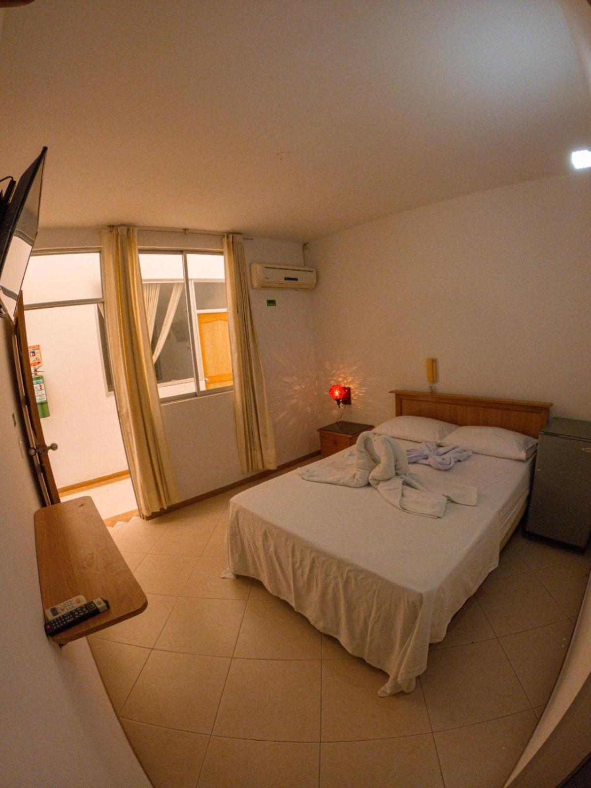 Hotel Leones