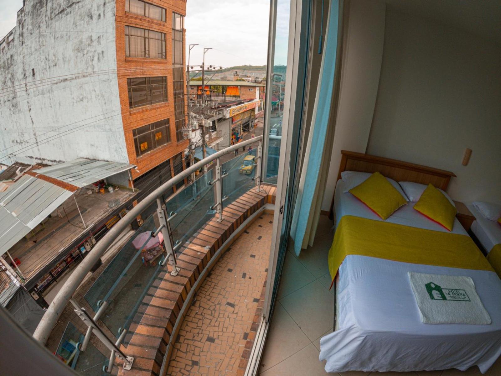 Hotel Leones 4*
