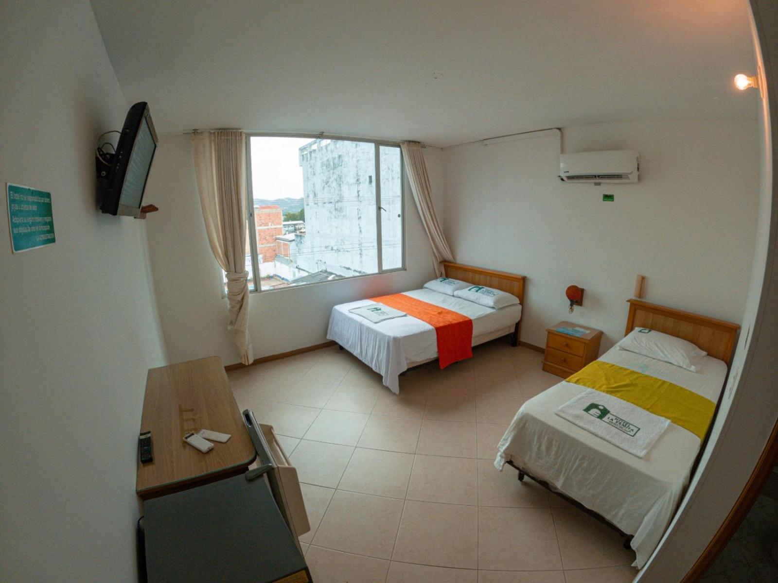 Hotel Leones Melgar