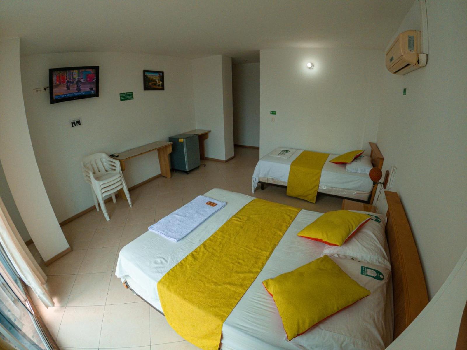 Leones Hotel