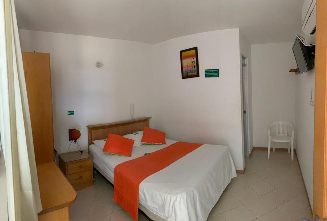 Hotel Leones Melgar