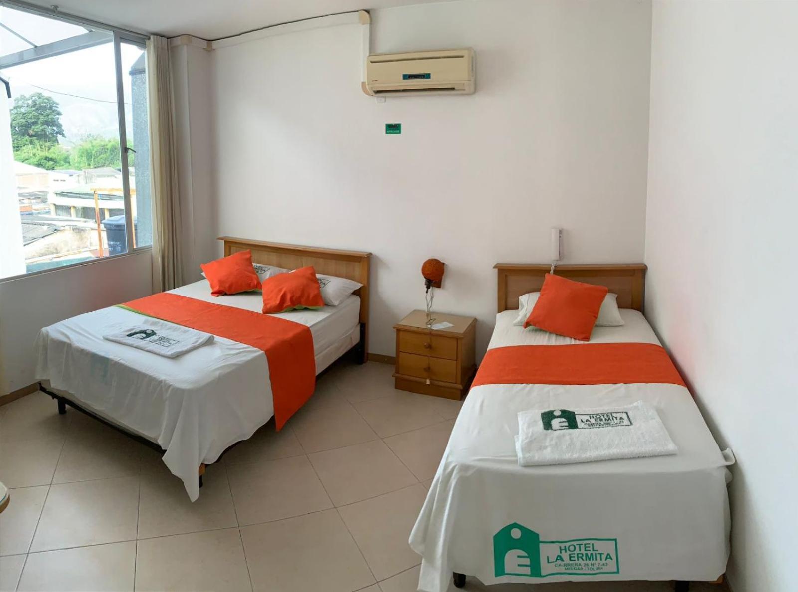 Hotel Leones