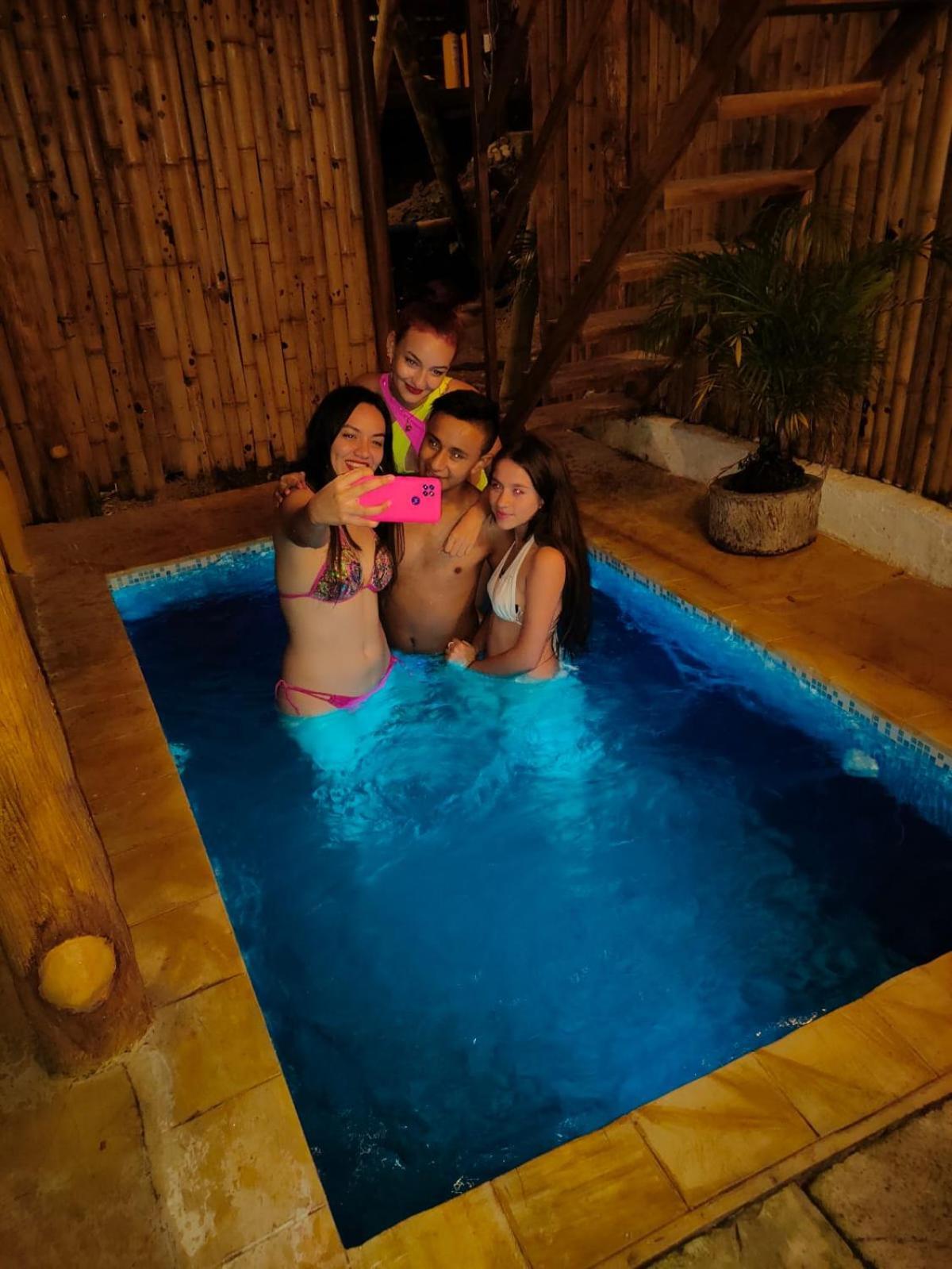 River Glamping Camping Melgar