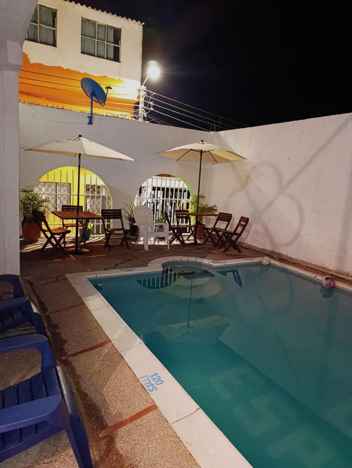 Mariu Hotel *