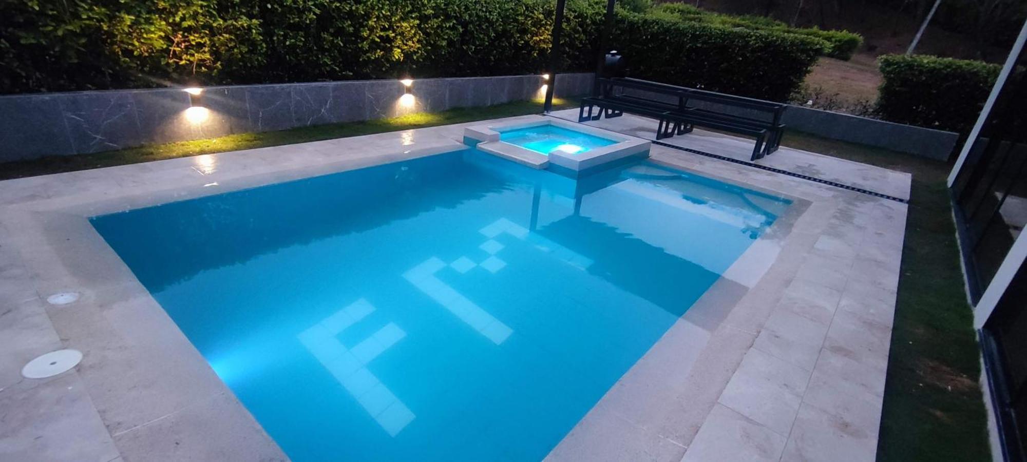 Fm Luxury De Arquitectura Mediterranea Piscina Privada Y Cine Villa