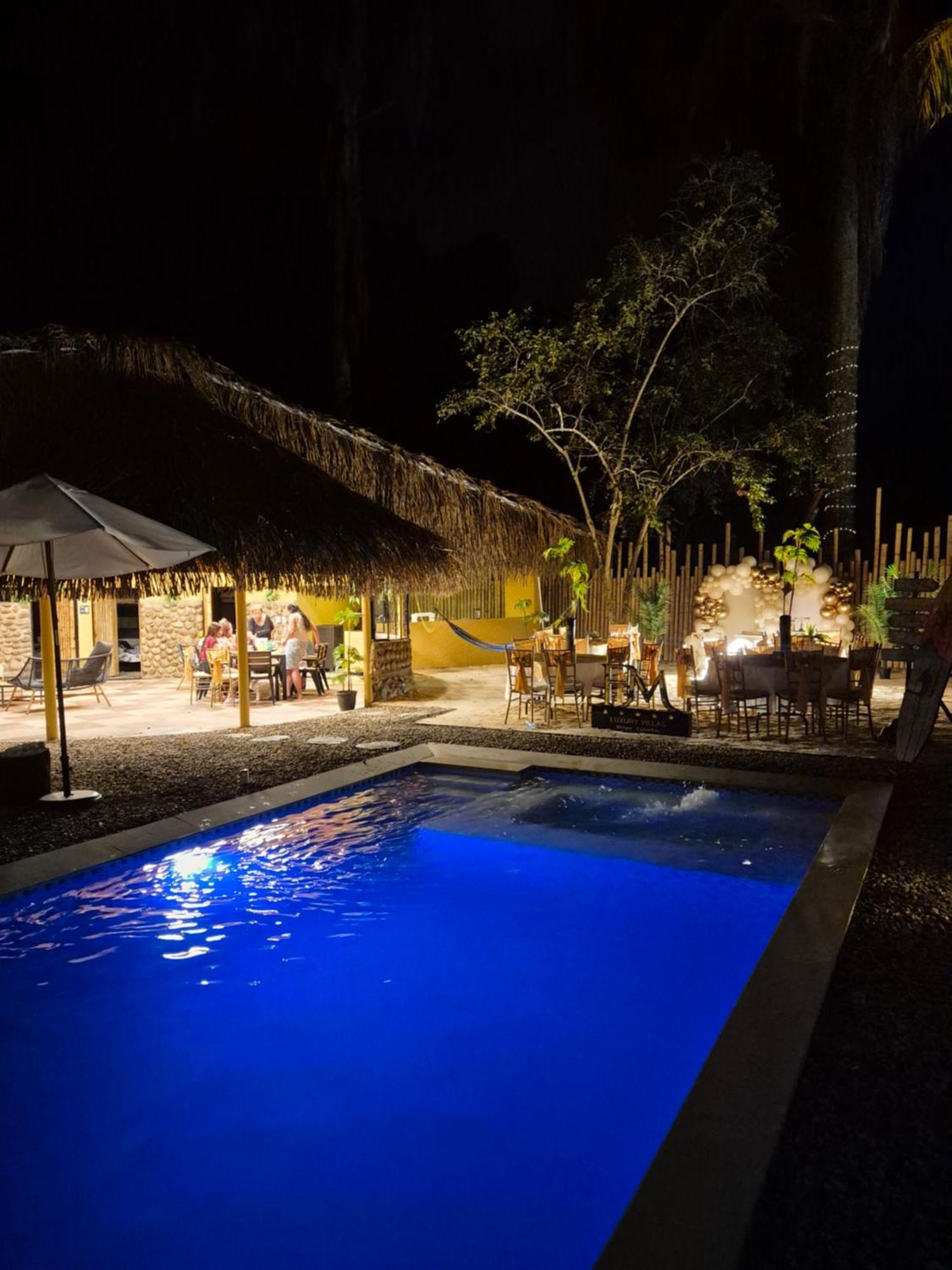 Fm Luxury Arquitectura Tipo Yakarta Con Playa Artificial Y Cinema Al Aire Libre * Melgar