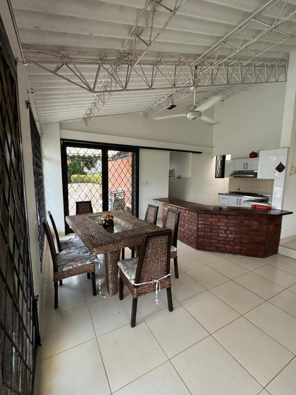 Con Pisicina Privada Сasa de vacaciones Melgar