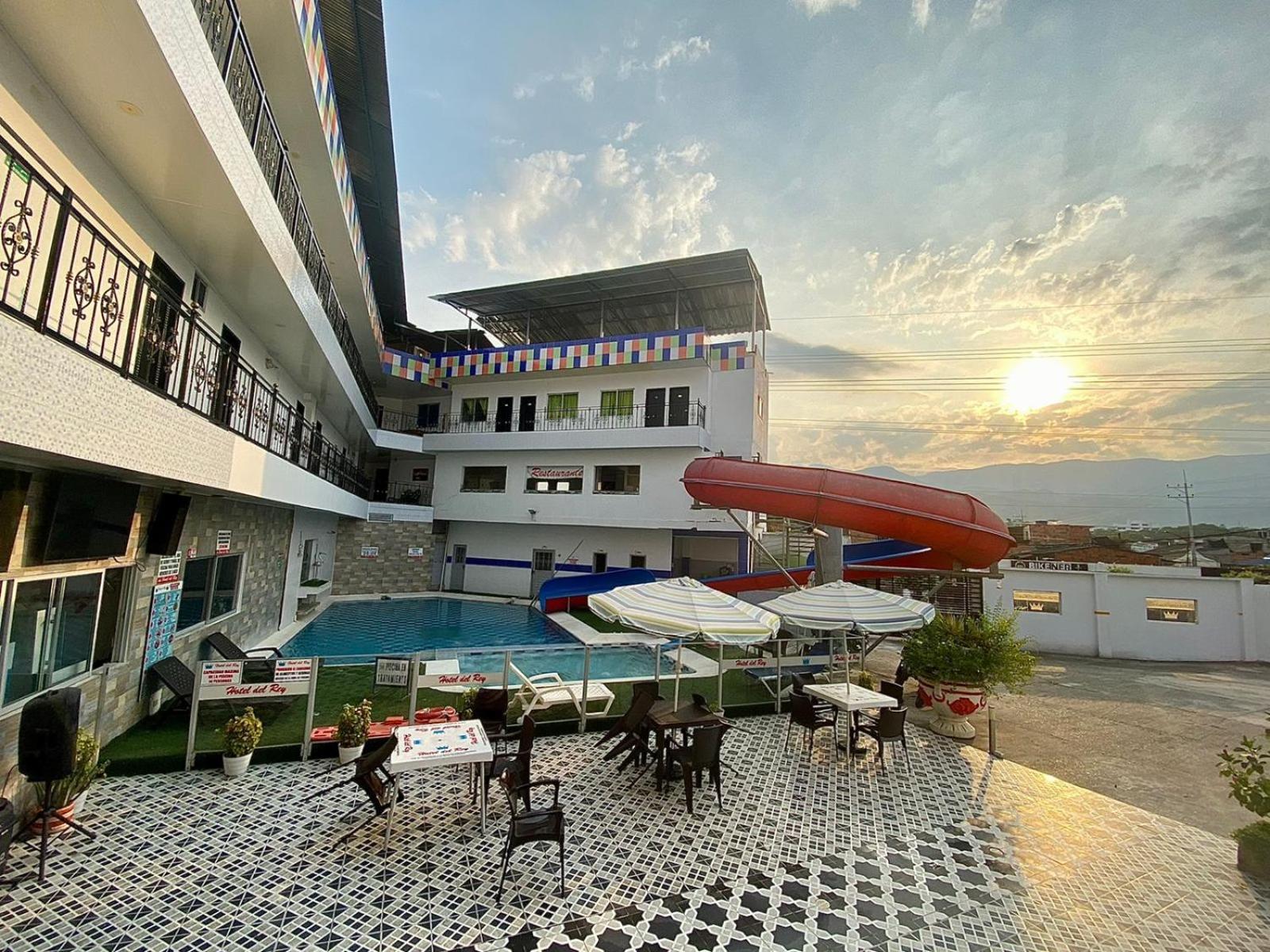 Del Rey Hotel