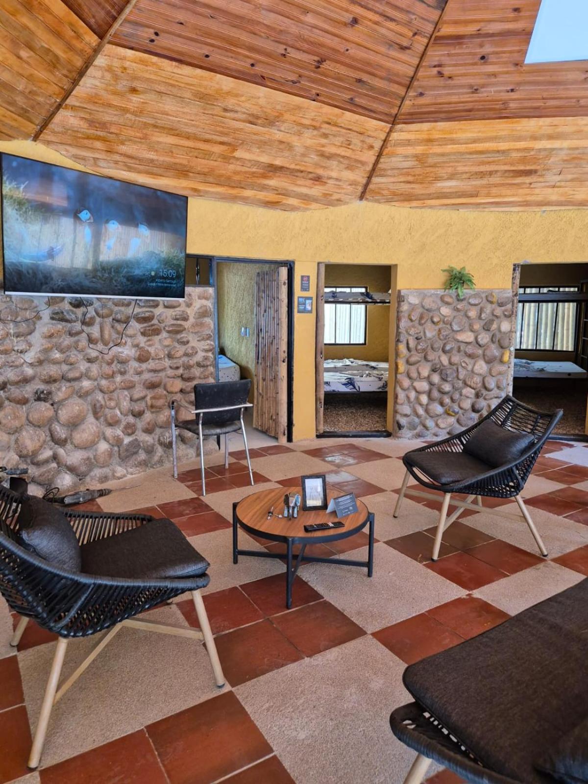 Villa Fm Luxury Arquitectura Tipo Yakarta Con Playa Artificial Y Cinema Al Aire Libre