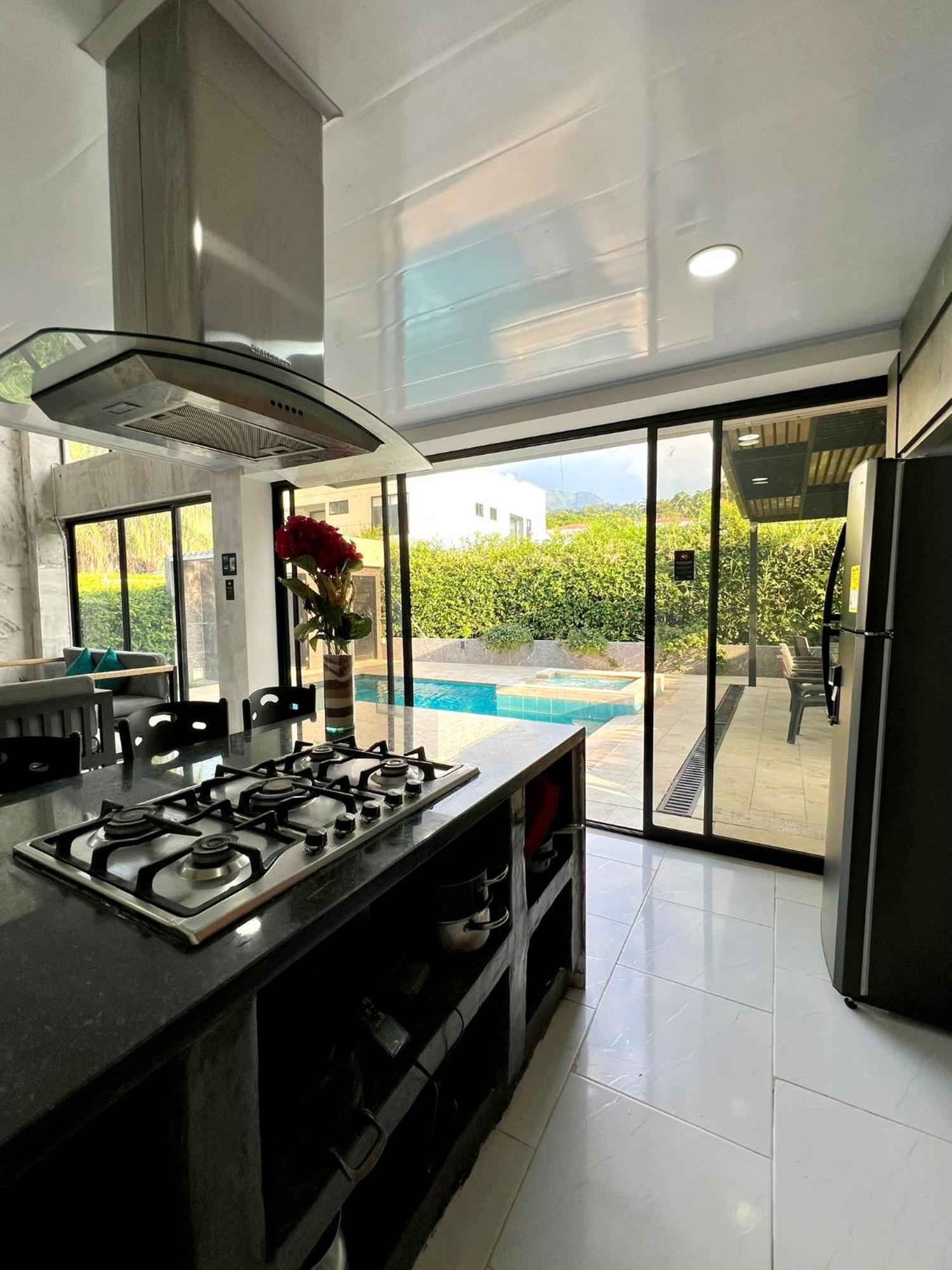 Fm Luxury De Arquitectura Mediterranea Piscina Privada Y Cine Villa Melgar